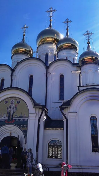 Pereslavl Zalesskiyロシア ウクライナ ベローラス スラヴ人の人々の信仰とキリスト教への信仰の正統派教会大聖堂の古代歴史的建造物 — ストック写真