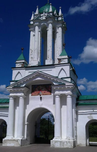 Velikiy Rostov Den Stora Forntida Historiska Byggnaden Ortodoxa Kyrkan Katedralen — Stockfoto