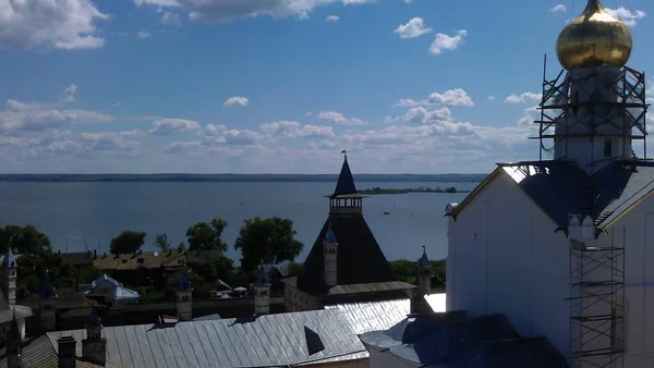 Velikiy Rostov Den Stora Forntida Historiska Byggnaden Ortodoxa Kyrkan Katedralen — Stockfoto