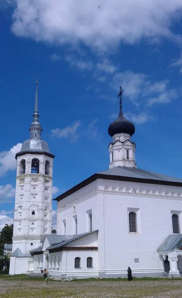スズダルロシア ウクライナ ベローラス スラヴ人の人々の信仰とキリスト教への信仰の正統派教会大聖堂の古代の歴史的建造物 — ストック写真