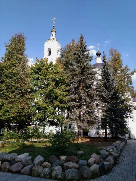 ベルリンの荒野ロシア ウクライナ ベロルス スラヴ人の人々の信仰とキリスト教への信仰の正統派教会大聖堂の古代歴史的建造物 — ストック写真