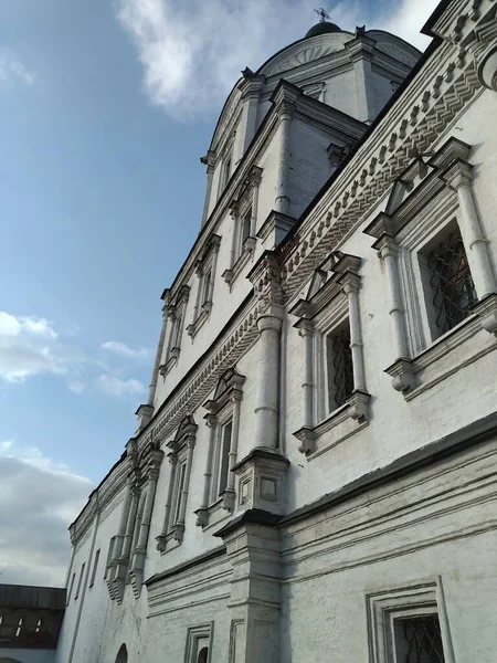 モスクワ アンドロニクロシア ウクライナ ベローラス スラヴ人の人々の信仰とキリスト教への信仰の正統派教会大聖堂の古代歴史的建造物 — ストック写真