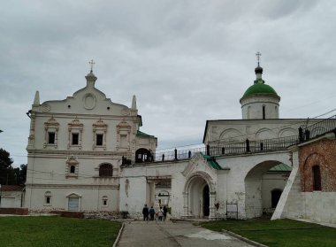 Rusya, Ukrayna, Belorus, Slav halkının Hıristiyanlığa olan inancı ve inançlarının ortodoks kilise katedralinin Ryazan Tarihi Binası