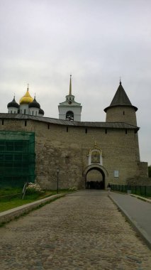 Pskov, Rusya, Ukrayna, Belorus, Slav halkının Hıristiyanlığa olan inancı ve inançlarının ortodoks kilise katedralinin antik tarihi binası