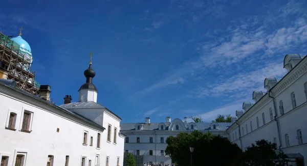 Rusya, Ukrayna, Belorus, Slav halkının Hıristiyanlığa olan inancı ve inancı Valaam Antik Ortodoks kilise katedralinin tarihi binası