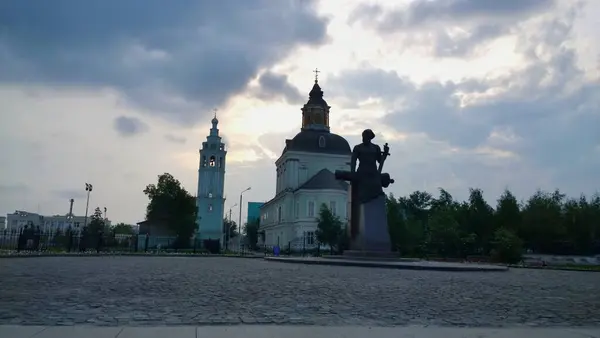 チュラロシア ウクライナ ベローラス スラヴ人の人々の信仰とキリスト教への信仰の正統派教会大聖堂の古代の歴史的建造物 — ストック写真