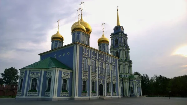 Tula, Rusya, Ukrayna, Belorus, Slav halkının Hıristiyanlığa olan inancı ve inançlarının ortodoks kilise katedralinin antik tarihi binasıdır.