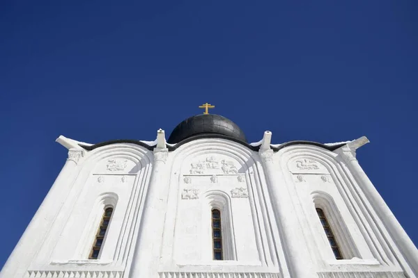 Pokrov, Rusya, Ukrayna, Belorus 'taki Ortodoks kilise katedralinin Nerli Bogolyubovo Vladimir Antik tarihi binası, Slav halkının Hıristiyanlığa olan inancı ve inancı üzerine
