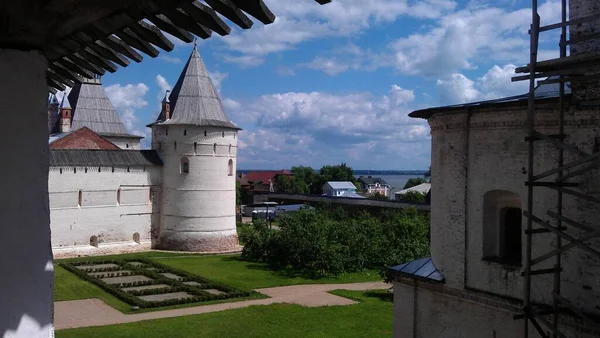 Velikiy Rostov, Rusya, Ukrayna, Belorus, Slav halkının Hıristiyanlığa olan inancı ve inançlarının Ortodoks kilisesinin tarihi binası.