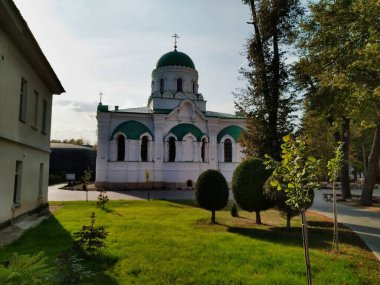 Berlyukovskaya vahşi doğası pustyn Rusya, Ukrayna, Belorus 'taki ortodoks kilise katedralinin antik tarihi binası, Slav halkı Hıristiyanlığa inancı ve inancı