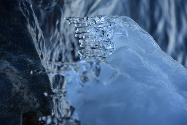 Baykal Gölü buz döneminin başlangıcında