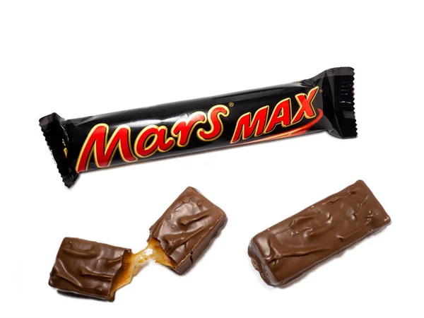 Kazan Rusko 2021 Mars Čokoládová Tyčinka Bílém Pozadí Kousky Čokolády — Stock fotografie
