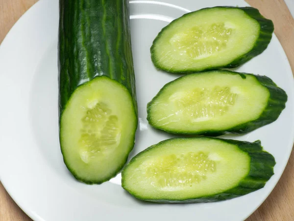 Smooth Medium Sized Cucumber Cut Slices Cucumber Plate Vegetable Isolate — Stock Photo, Image