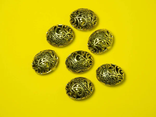 Beads Jewelry Yellow Background Jewelry Alloy Antique Gold Beautiful Decoratio — Stock Photo, Image