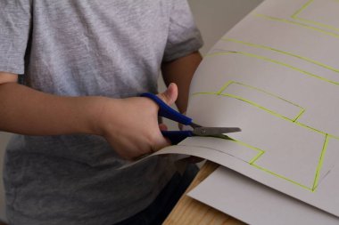 çocuk el makası kağıdı