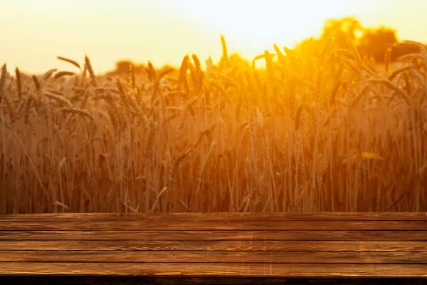 Wooden Empty Table Golden Ripe Wheat Field Sunset Background Harvest — ストック写真