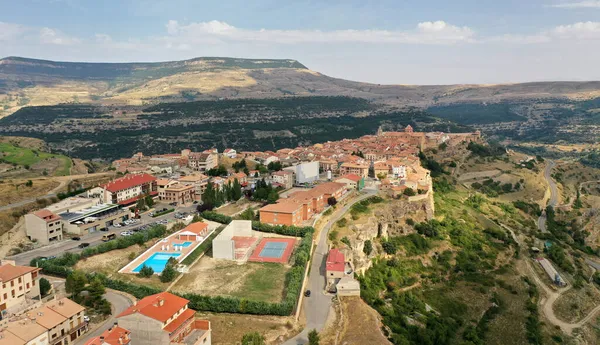 Cantavieja İspanya 'nın en güzel şehirleri