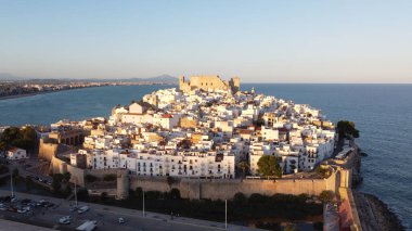 Peniscola ortaçağ duvarlı şehri