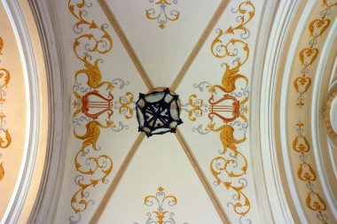 Ukrayna, Odessa 'daki Opera Tiyatrosu' nun yan giriş dekorasyonu.