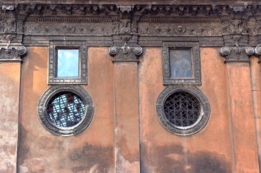 Ukrayna, Lviv 'deki Boim Şapeli' nin dış kısmının bir parçası. Boim Şapeli 'nin dış görünüşü. Lviv 'in Eski Şehir' inin bir parçası, UNESCO Dünya Mirası Bölgesi..