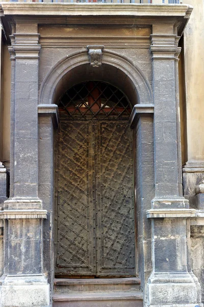 Porte Fer Forgé Vintage Avec Colonnes Sur Les Côtés — Photo