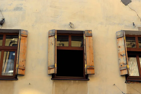Antiguas Fachadas Casas Colores Calles Acogedoras Románticas Europa Medieval Lviv —  Fotos de Stock