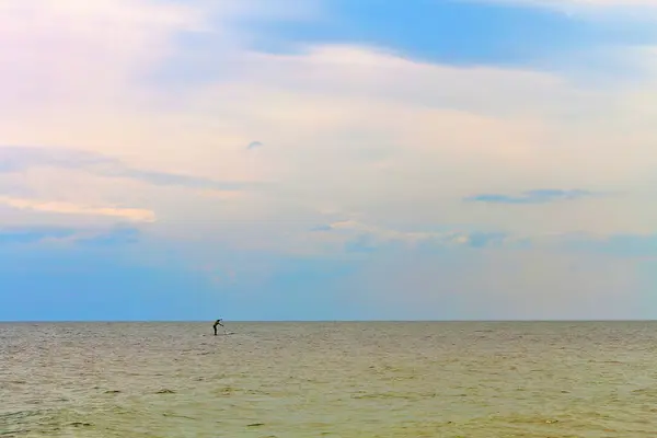 Silhouette Active Surfer Stand Paddle Board Paddling Sea — Foto de Stock