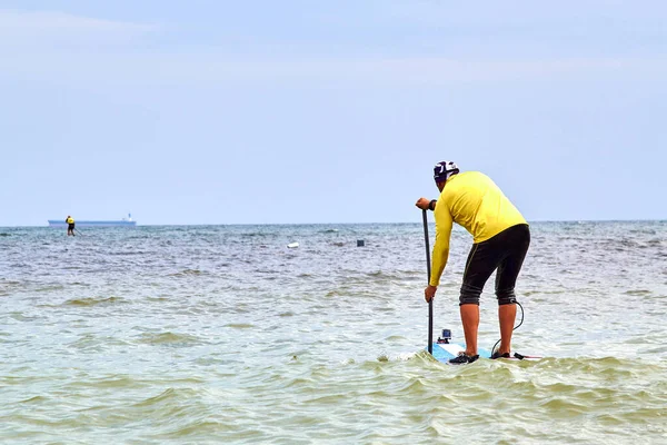 Athletic Man Paddling Stand Paddle Board Paddleboard Sup Sea Stand — Stok fotoğraf