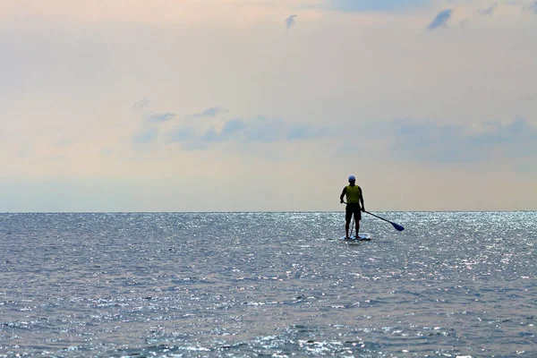 Silhouette Active Surfer Stand Paddle Board Paddling Sea — Foto de Stock
