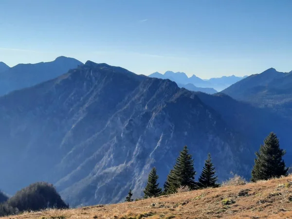 Mavi dağlar Avusturya Alpleri