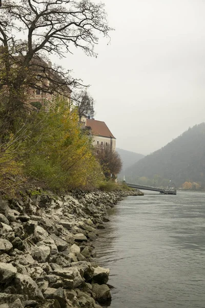 Durnstein köyünün yan görüntüsü