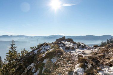 Bulutların üstünden göster
