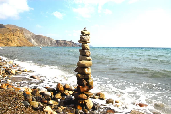 Taştan yapılmış fallik bir sembol. Karadeniz kıyısı