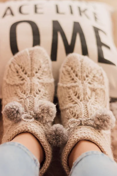 Ručně pletené ponožky na končetinách — Stock fotografie