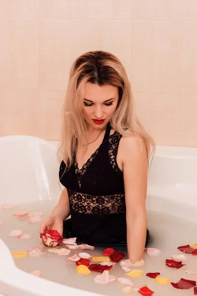 Blonde Girl Black Bodysuit Takes Milk Bath Rose Petals Shes — Photo