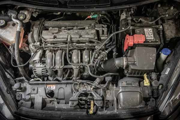 Mesin Mobil Modern Garasi Siap Untuk Layanan — Stok Foto