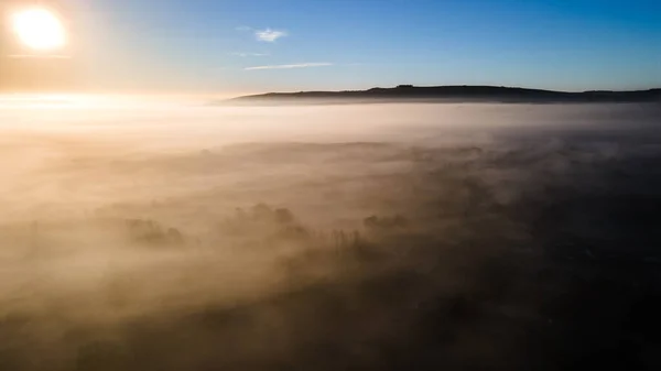 Luftbild Des Nebligen Morgens Über Dem Park Wald West Sussex — Stockfoto