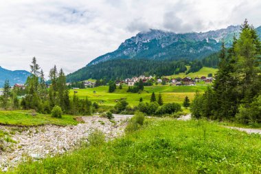 Sapppada yaz sahnesi, doğa manzarası, İtalya