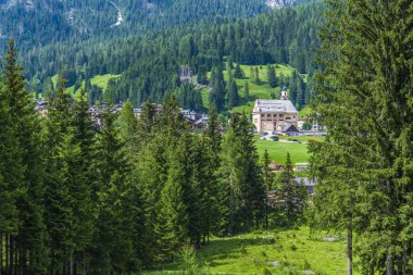 Sapppada yaz sahnesi, doğa manzarası, İtalya