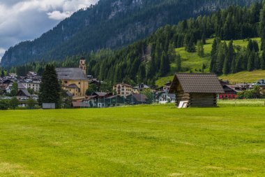 Sapppada yaz sahnesi, doğa manzarası, İtalya