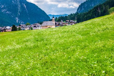 Sapppada yaz sahnesi, doğa manzarası, İtalya