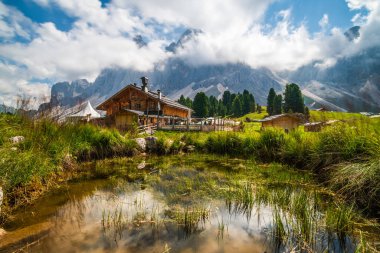 Val di Funes Vadisi, Santa Maddalena Köyü, Trentino Alto Adige Bölgesi, İtalya, Avrupa 