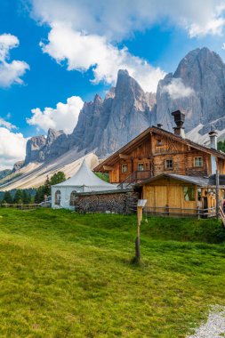 Val di Funes Vadisi, Santa Maddalena Köyü, Trentino Alto Adige Bölgesi, İtalya, Avrupa 