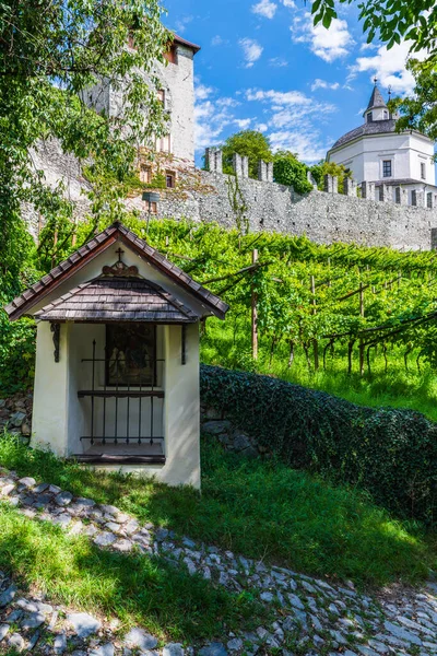 Chiusa Bolzano Θέα Στη Φύση Και Χωριό Ιταλία — Φωτογραφία Αρχείου