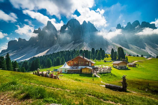 Θερινό Τοπίο Της Κοιλάδας Val Funes Santa Maddalena Village Περιοχή — Φωτογραφία Αρχείου