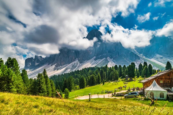 Θερινό Τοπίο Της Κοιλάδας Val Funes Santa Maddalena Village Περιοχή — Φωτογραφία Αρχείου