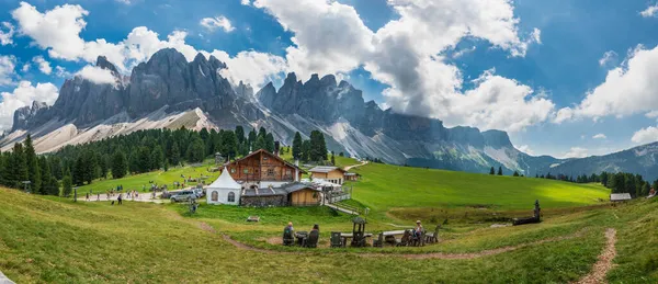 Θερινό Τοπίο Της Κοιλάδας Val Funes Santa Maddalena Village Περιοχή — Φωτογραφία Αρχείου