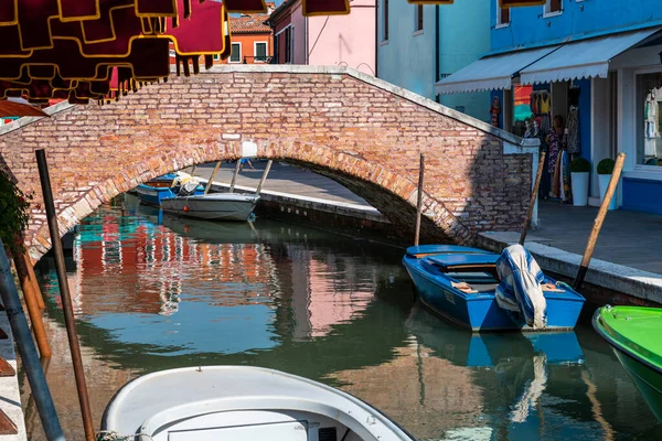 Giorno Burano Murano Canale Paesaggio Urbano Con Edifici Multicolore Venezia — Foto Stock