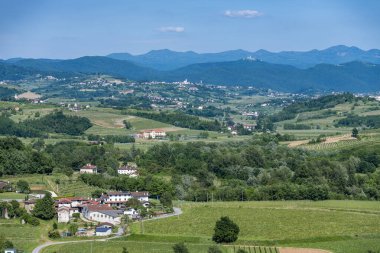 Collio doğa manzarası ve köy, İtalya 