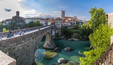 Collio doğa manzarası ve köy, İtalya 